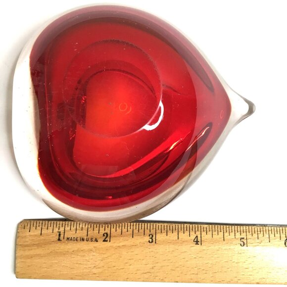 Vintage Handcrafted Art Glass Red Heart Shaped Paperweight or Trinket Bowl - Picture 4 of 5